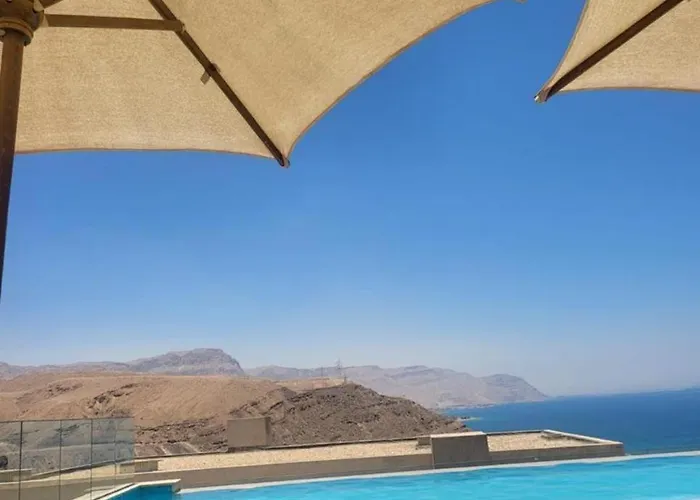 للايجار في المونت جلاله العين السخنه 3 غرف مكيف بالكامل Apartment *