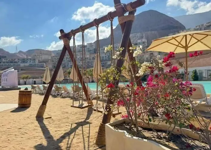 للايجار في المونت جلاله العين السخنه 3 غرف مكيف بالكامل *