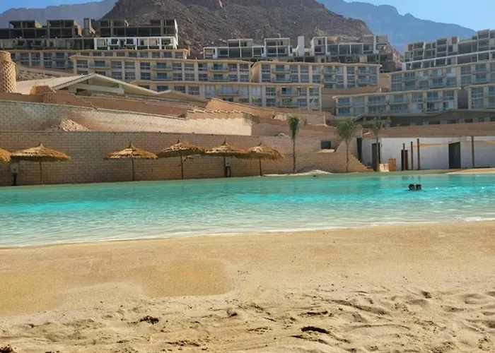Apartment للايجار في المونت جلاله العين السخنه 3 غرف مكيف بالكامل
